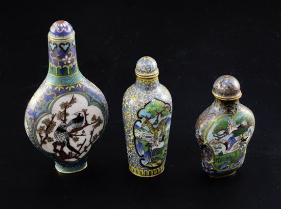 Three Chinese cloisonne enamel snuff bottles and stoppers, early 20th century, 8cm